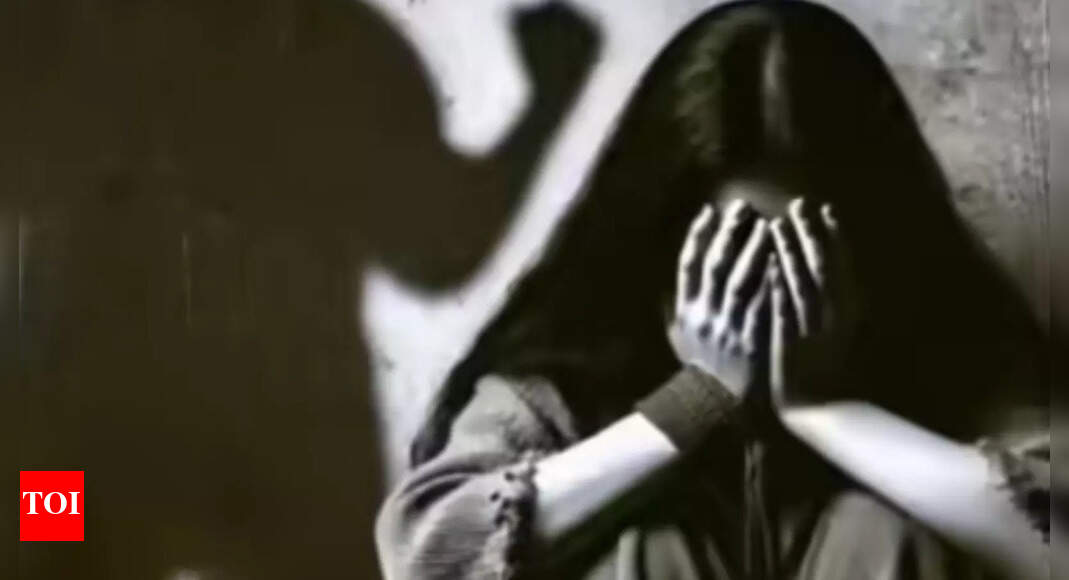 Andhra Pradesh woman raped, robbed at knifepoint on moving train in Telangana