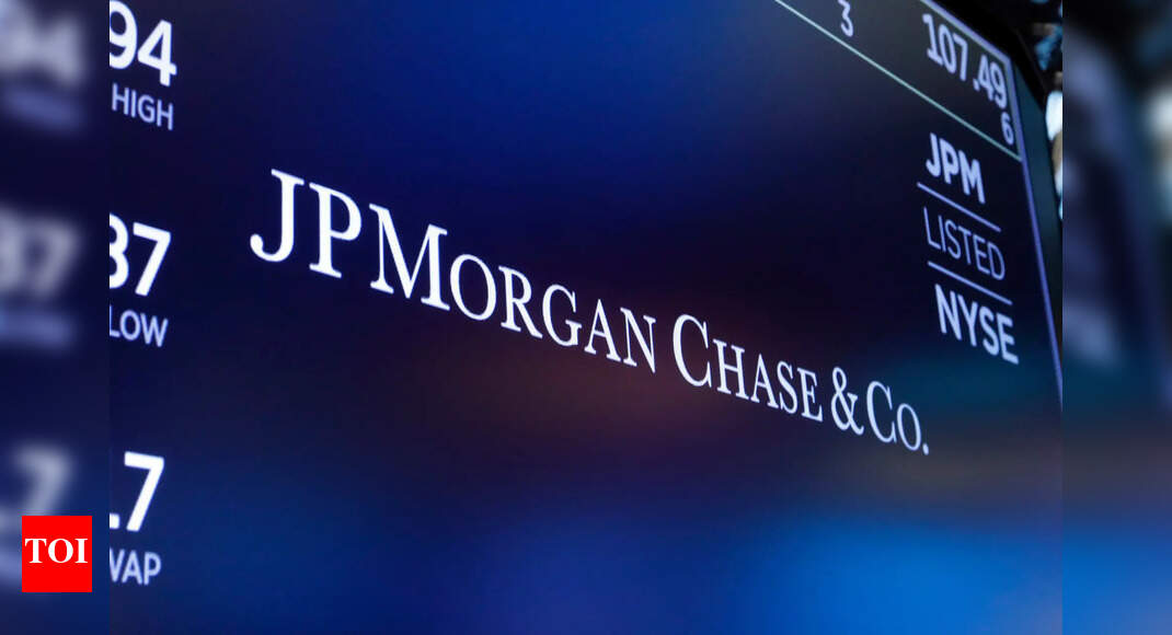 ‘Don’t just hire’: JPMorgan issues AI-era staffing warning; Goldman follows with cuts
