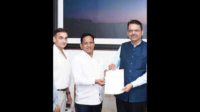 Ulhasnagar developer donates Rs 25 lakh to CM’s relief fund for flood victims