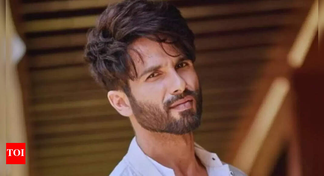 <div>Shahid bags whopping Rs 40 crore for 'Farzi 2'</div>