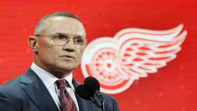 Detroit Red Wings exploring trade options for Travis Hamonic and Erik Gustafsson amid defensive overload
