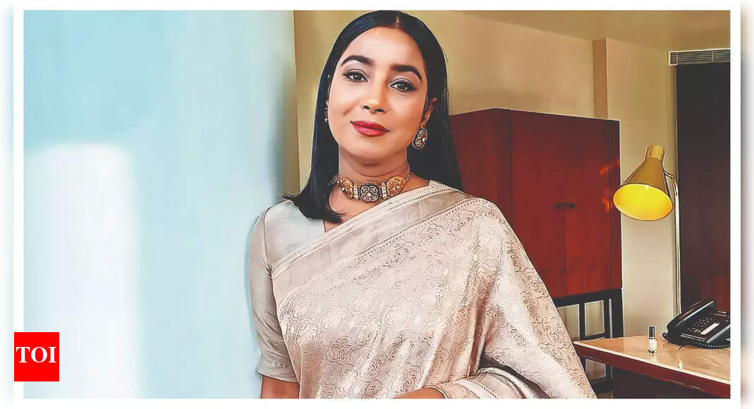 Will celebrate Diwali with family & friends at home: Shilpa Rao