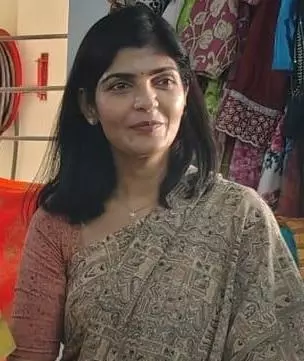 AP women’s commission chairpersonchairperson urges railways to enhance security in women’s compartment