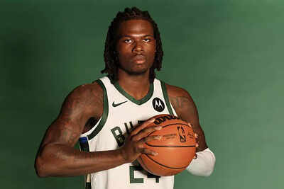 Chris Livingston faces unexpected twist as Milwaukee Bucks make vital pre-season move