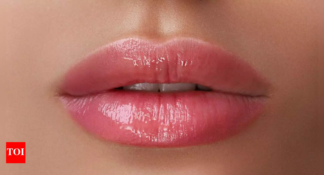 You had been applying lipstick all wrong: 3 tips for fuller lips and celeb-like look