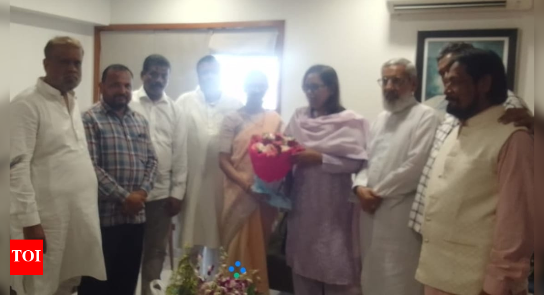 7 members of Vanchit Bahujan Aghadi (VBA) join Congress
