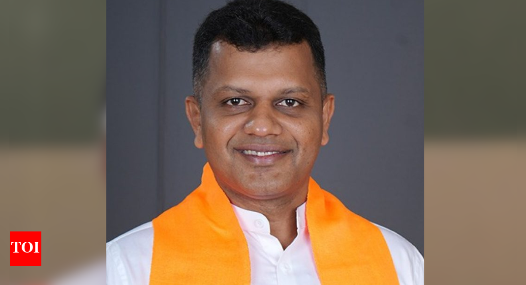 Ban on seer in Vijayapura: MP Capt Brijesh Chowta condemns move; demands action against officials