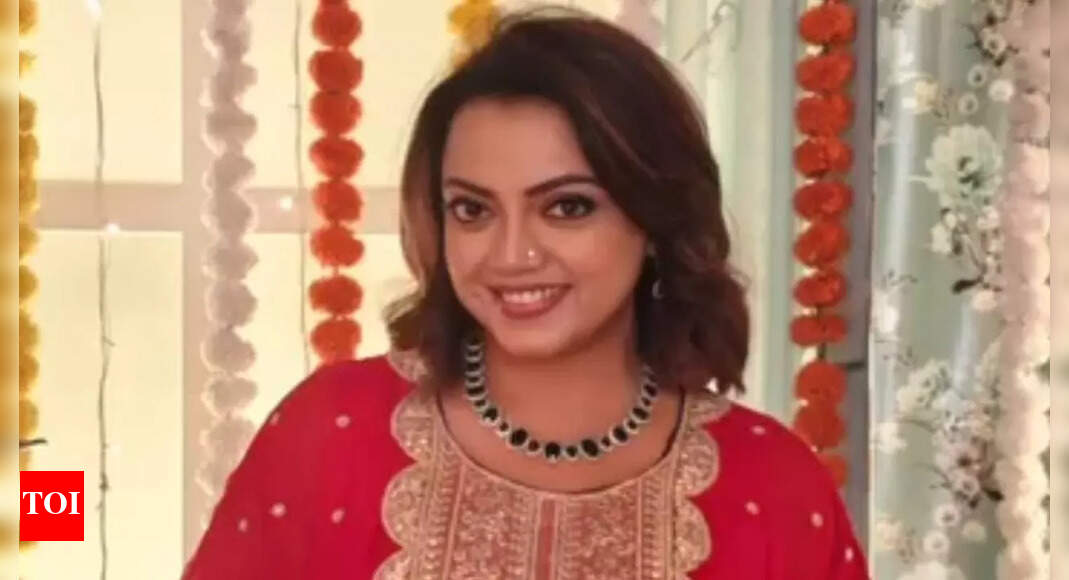 Actress Sheetal Maulik on finding light amid chaos; says ‘Kindness and gratitude keep the spirit of Diwali alive’
