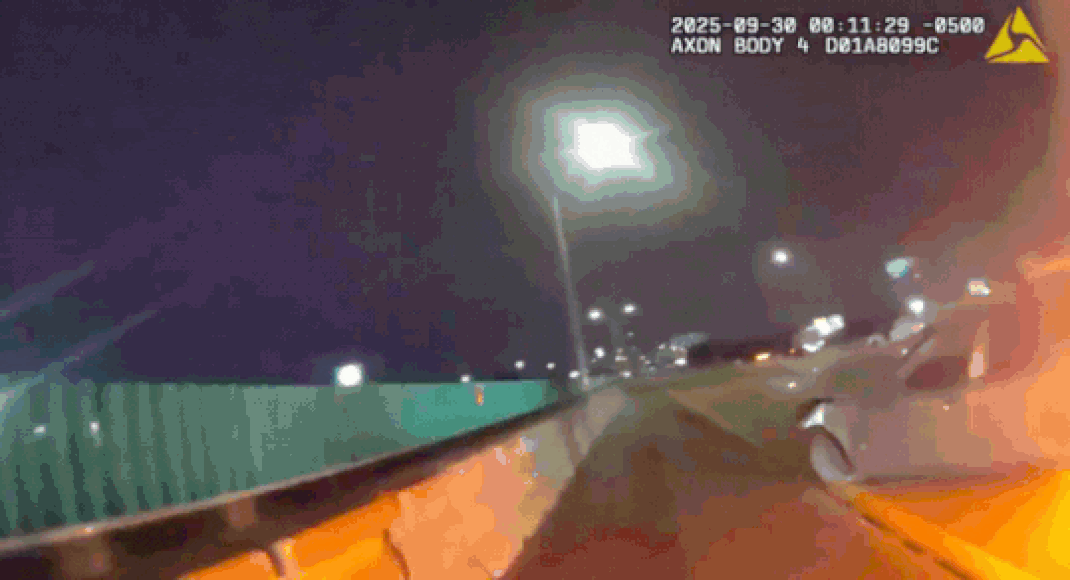 'Like a movie': Cop saves drunk woman from a fiery car crash – Caught on cam