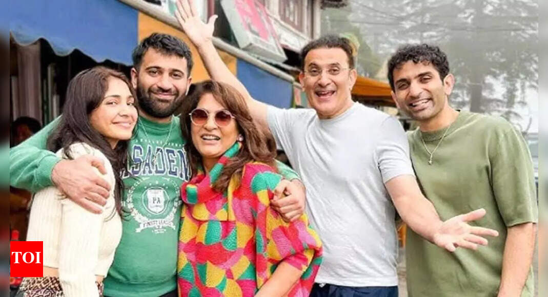 Archana Puran Singh and Parmeet Sethi host a fun-filled Diwali bash for their staff with gifts and a total prize pool of Rs 20000