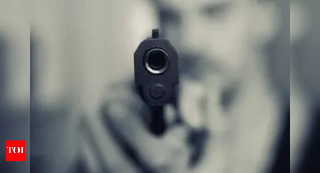 Two days after firing at businessman, six detained