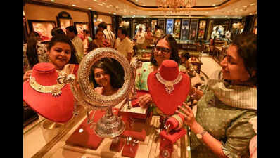 Pune marks a grounded Dhanteras amid soaring gold prices