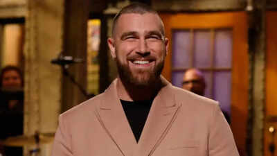  Travis Kelce can’t believe ‘SNL legend’ Maya Rudolph watched his hosting debut and praised his performance
