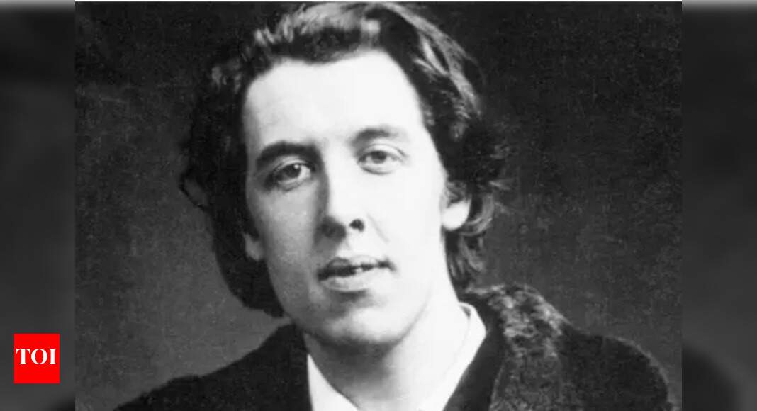 Excluded from British Library in 1895, Oscar Wilde gets his access card back