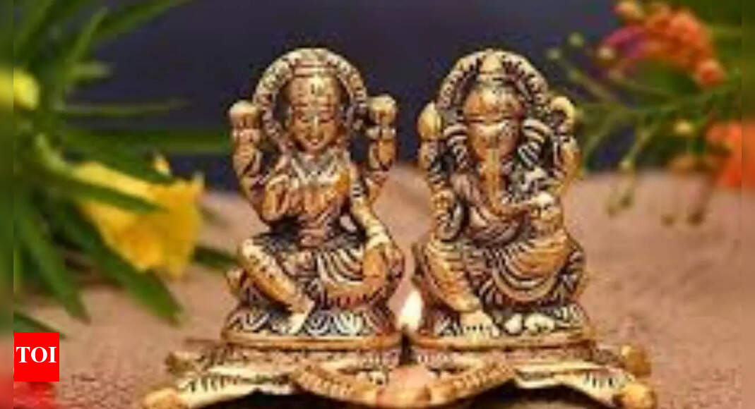 Diwali 2025: Clay idols vs marble idols vs metal: Which one to use and why buy a new one