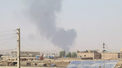  Pakistan sends top officials to meet Afghan Taliban after deadly strikes; 10 killed