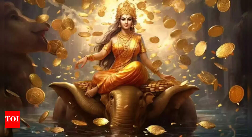 Laxmi Mata Ki Aarti: Hindi and English Lyrics