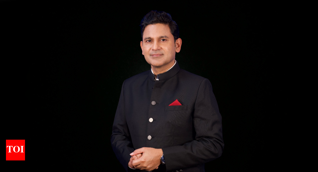 Manoj Muntashir opens up about the heart and craft behind ‘Tumse Behtar’