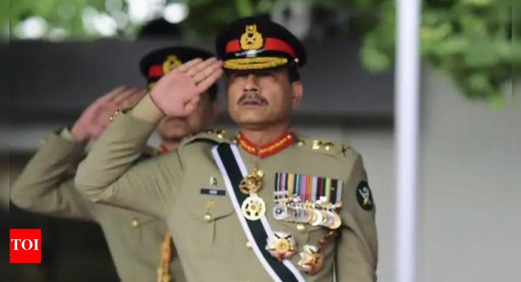 <div>'Nuclearised environment': Munir at it again; makes unprovoked remark at Indian military</div> <div>'Nuclearised environment': Munir at it again; makes unprovoked remark at Indian military</div>