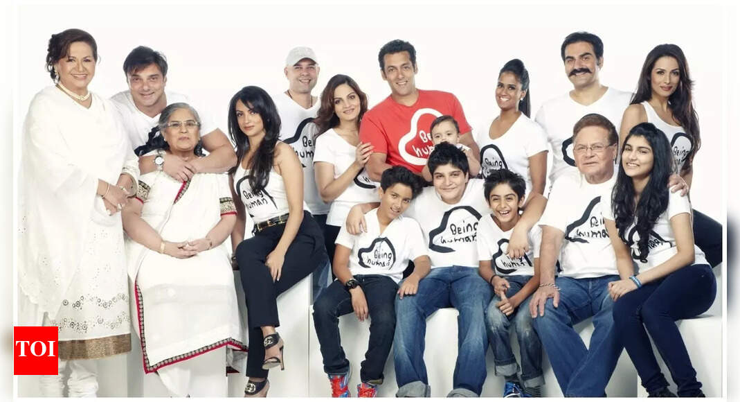 Salman Khan includes Malaika Arora, Seema Sajdeh as he celebrates a milestone; 'Family that keeps growing'