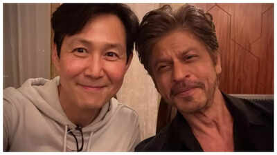 'Squid Game' star Lee Jung-Jae shares a selfie with Shah Rukh Khan; says 'Honored to be with a respected icon'