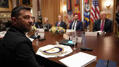  Trump compliments Zelensky’s “very stylish” jacket at White House meeting, watch video