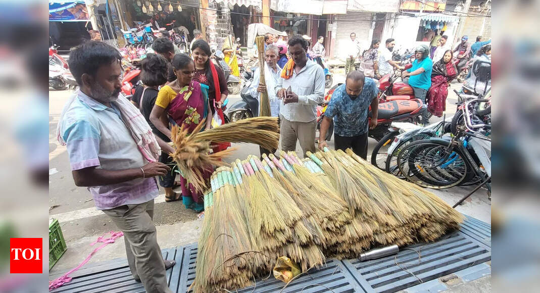 Boom time for brooms on Dhanteras