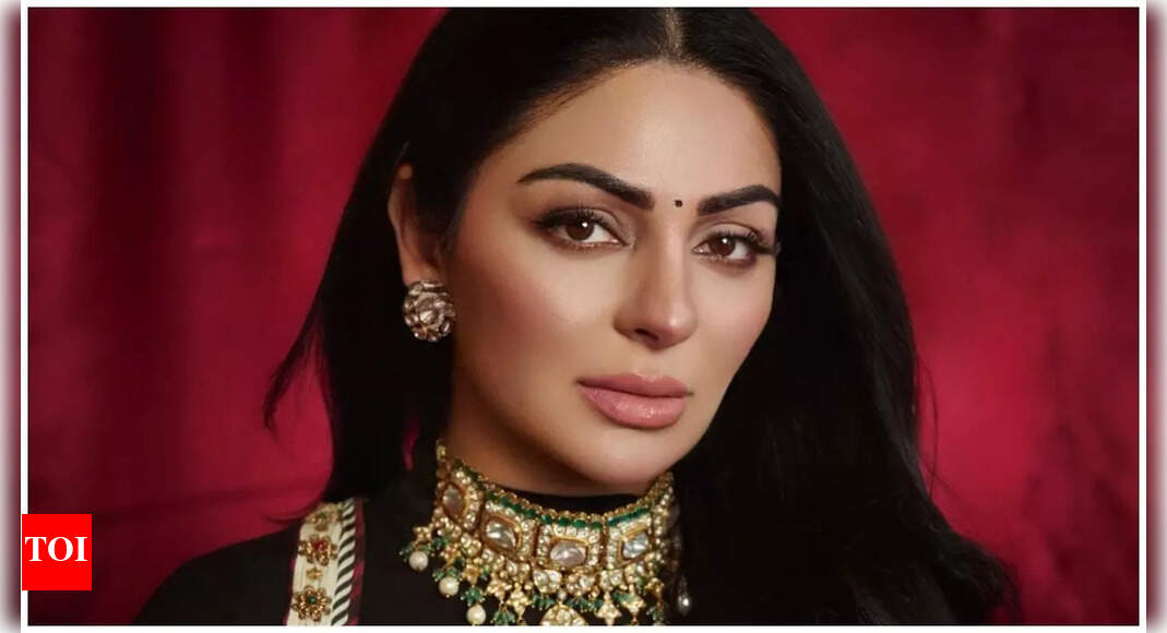 <div>Neeru says she eats 'mithai for dinner' on Diwali- Exclusive</div>