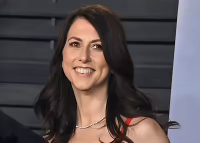 La ex esposa de Jeff Bezos, MacKenzie Scott, reduce su participación en Amazon en $ 12.6 mil millones para dársela a ...
