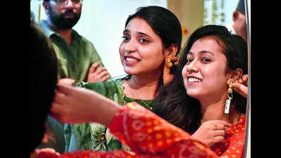 Price dip sees gold rush on Dhanteras in Goa