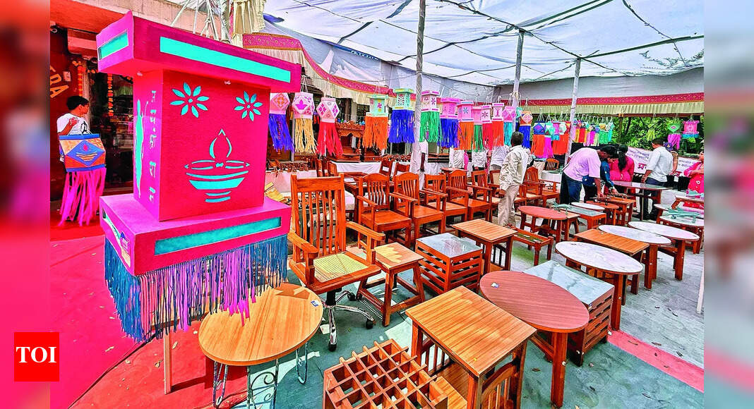 Inmates' handmade products at Yerawada Diwali fair