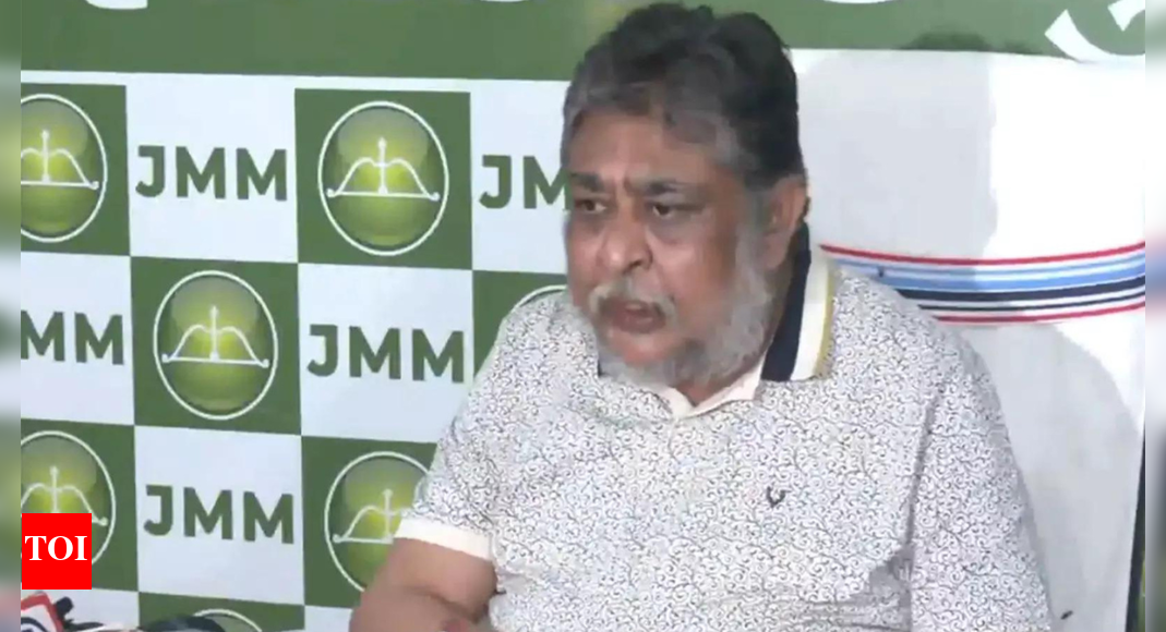 <div>'Contradictions within NDA, Mahagathbandhan': JMM ahead of Bihar polls</div> <div>'Contradictions within NDA, Mahagathbandhan': JMM ahead of Bihar polls</div>