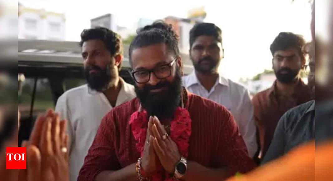'Kantara: Chapter 1' success: Rishab Shetty seeks divine blessings at the Arulmigu Ramanathaswamy Temple