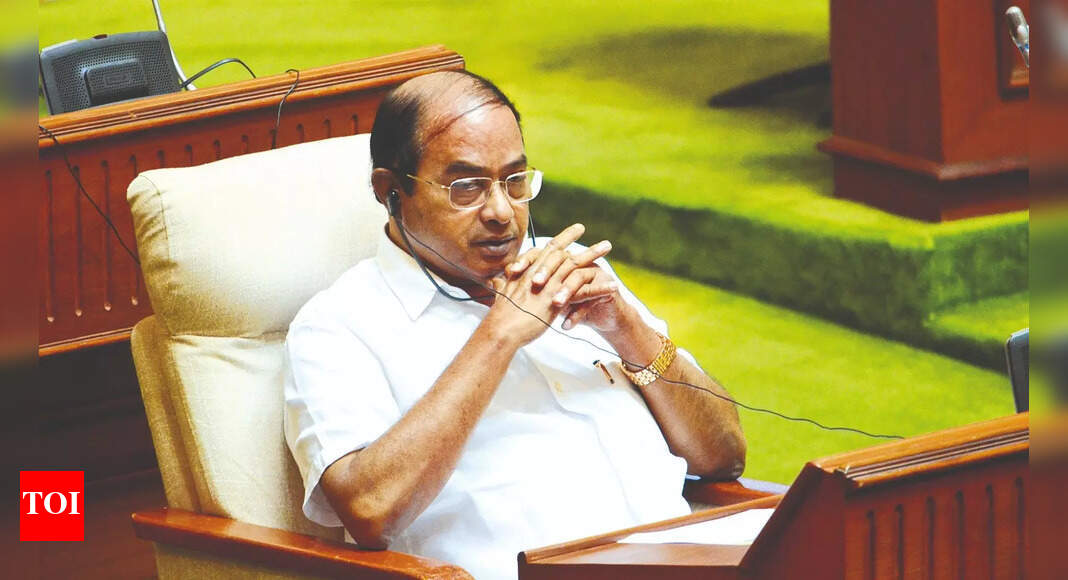 Ravi Naik played politics like sports, never lost sportsmanship: Maha CM