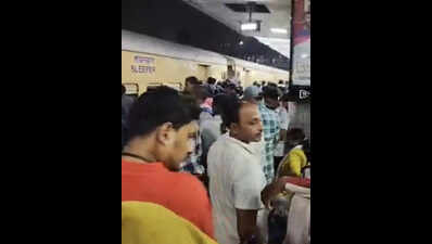 Delay in two trains heading to Danapur causes commotion at Pune railway stn