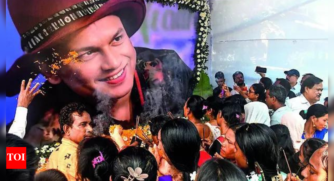<div>In Assam, Zubeen Garg's shrine unites people in grief & anger</div>