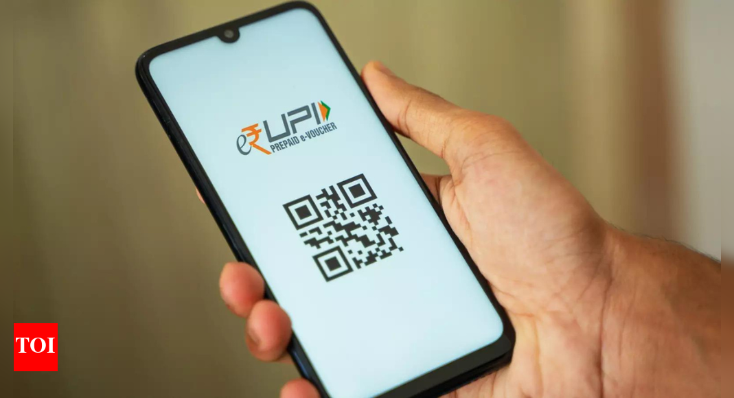 UPI payment fails, passenger forced to barter watch for samosa to catch train UPI payment fails, passenger forced to barter watch for samosa to catch train
