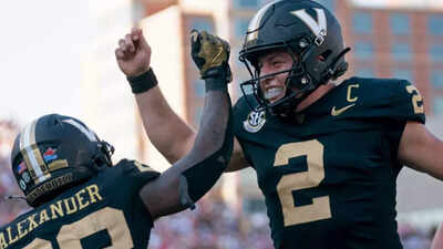  Nine top teams fall as Vanderbilt storms into top 10 for first time since 1947