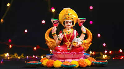  Know Lakshmi Puja Timings for Deepavali Today