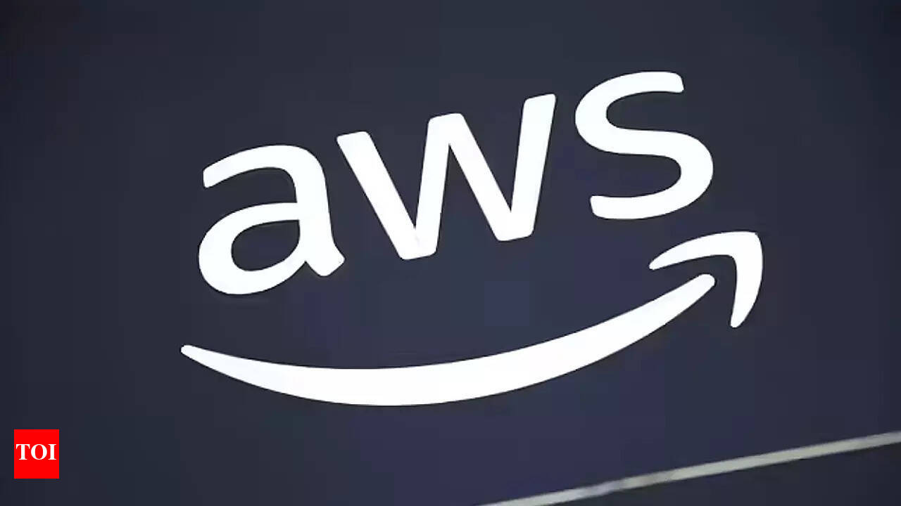 Amazon Web Services down: Thousands of users across world report multiple  service outage - The Times of India