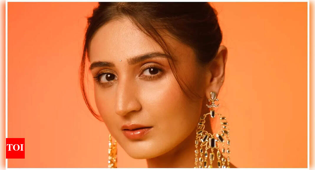 Dhvani on Diwali parties - ‘None of us know how to play cards’