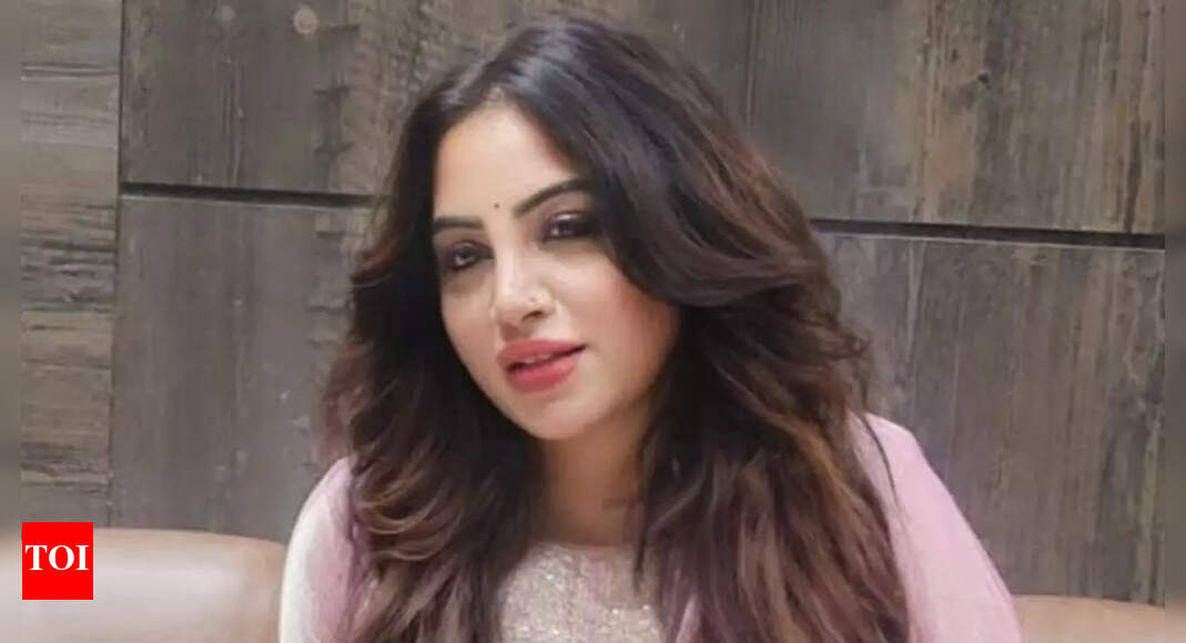 Arshi Khan on the universal spirit of the festival; says ‘Diwali transcends religion and celebrates humanity’