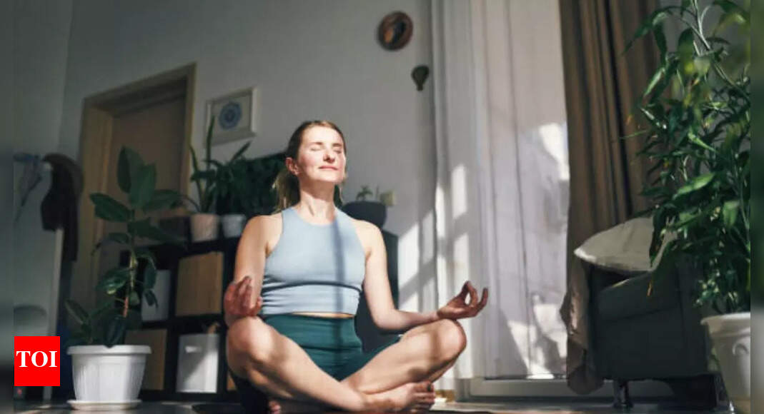 How just 10 minutes of daily yoga can strengthen your lungs during Diwali season – The Times of India