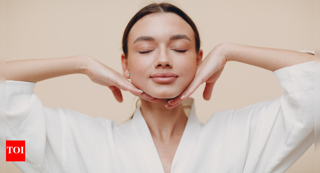 Quick 5-minute face yoga before you head out for Diwali parties