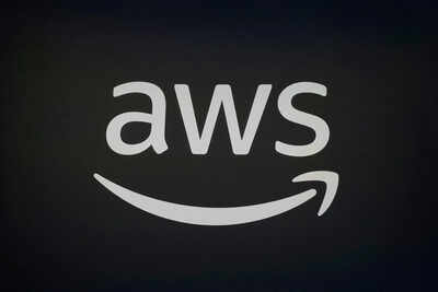  Elon Musk makes fun of Amazon Web Services after outage