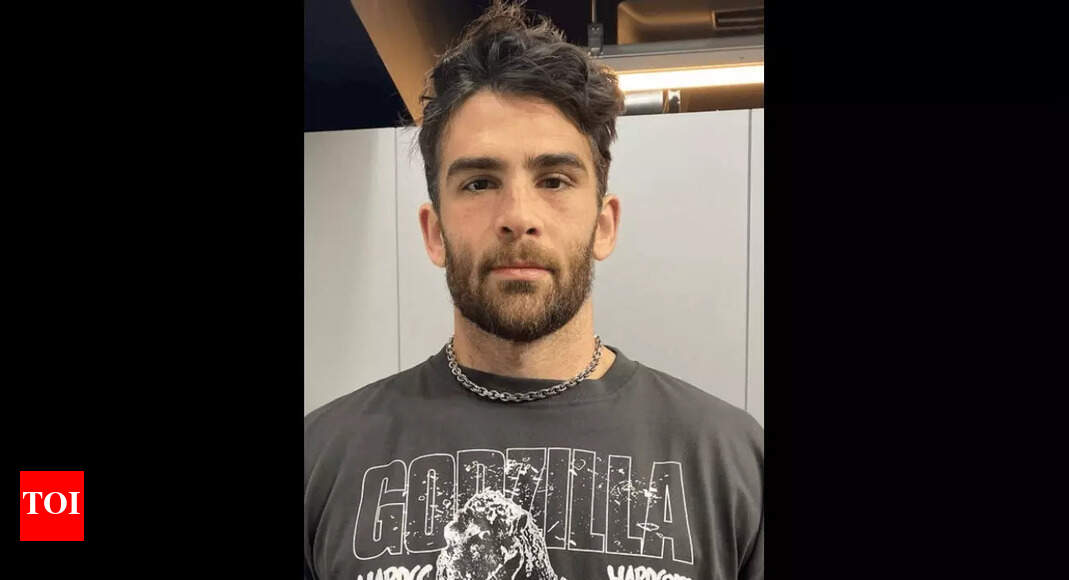 Veterinarian criticizes Hasan Piker for using electronic collar on dog Kaya during streams Veterinarian criticizes Hasan Piker for using electronic collar on dog Kaya during streams