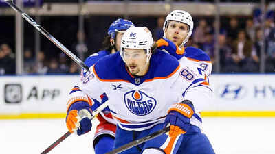 Connor McDavid and David Tomasek labeled among NHL’s unluckiest players as frustration builds in Edmonton