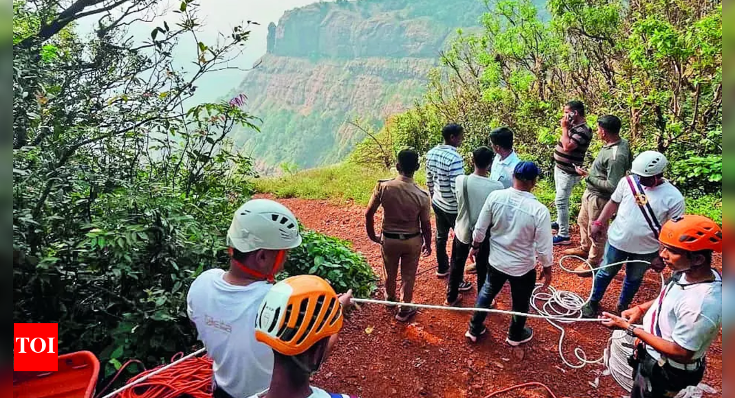 Bengaluru: Motivational speaker dies after falling from Matheran valley; police suspect stroke