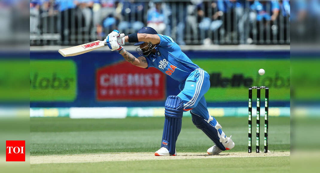 No room to breathe! Australia send another warning to Kohli after duck