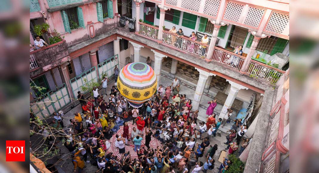 Lighting up the skies: The 101-Year legacy of Beadon Street’s Fanush Utsav